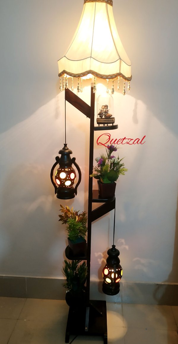 Corner stand Hurricane lamp with shade